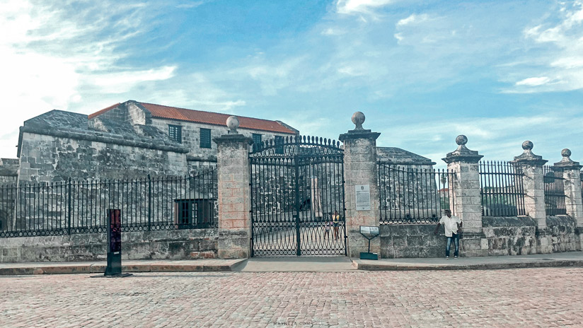 Castillo de la Real Fuerza en la Plaza de las Armas